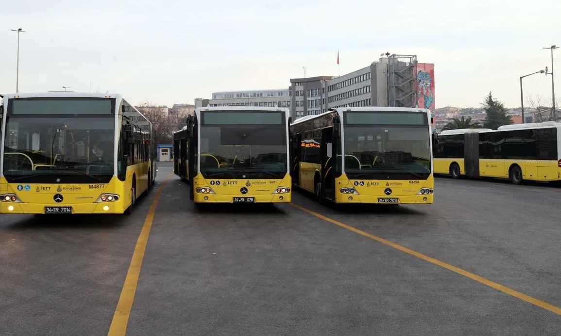 Kadıköy'de İETT Otobüsünde Saldırı