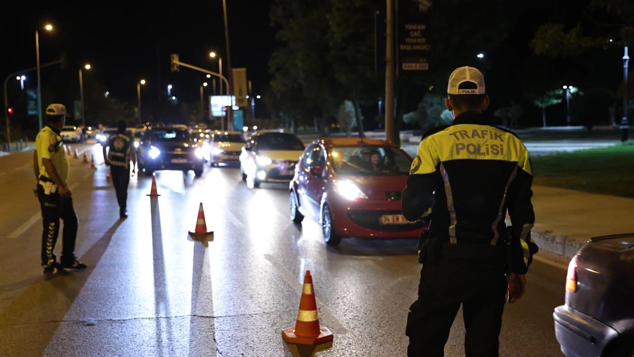 Kadıköy’de trafik denetimi | 8 saatte 495 bin lira trafik cezası kesildi