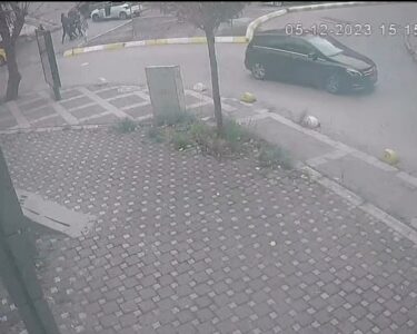 Oktay Derelioğlu Kadıköy'de Saldırıya Uğradı