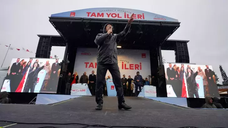 İstanbul Büyükşehir Belediye (İBB) Başkanı Ekrem İmamoğlu, Şile ve Tuzla'da Halk Buluşmalarına katıldı.