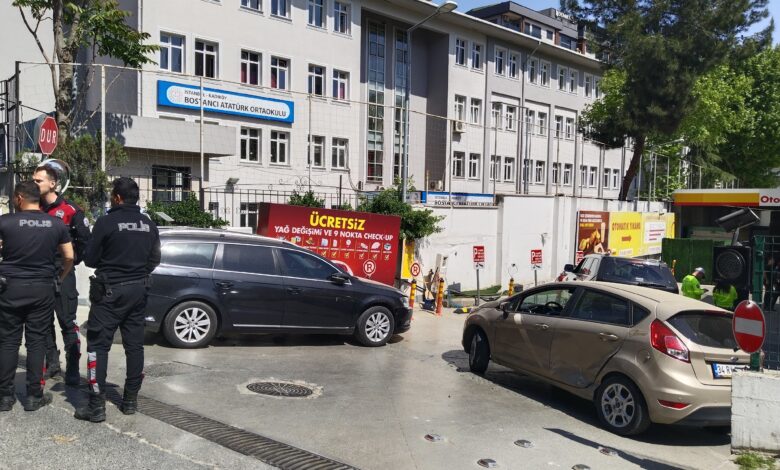 Kadıköy'de benzinliğe giren bir sürücü, fren yerine gaza basınca önce benzinlikte çalışan kişiye, ardından bekleyen araçlara çarptı.