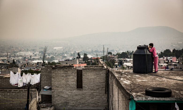 Mexico City'de seneler sonra sıcaklık rekoru kırıldı 1 Meksika'nın başkenti Mexico City'de Pazartesi günü 34.2 santigrat derece ile 26 yıl sonra sıcaklık rekoru kırıldı.