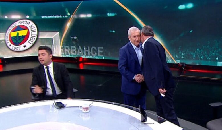 Beklenen buluşma gerçekleşti! Aziz Yıldırım ile Ali Koç karşı karşıya 1 Fenerbahçe’de seçim rüzgarı esiyor. İki aday Ali Koç ile Aziz Yıldırım canlı yayında karşı karşıya geldi ve merak edilenleri açıkladı.