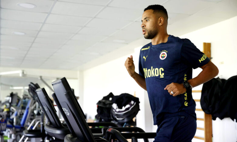 En-Nesyri, Süper Lig tarihine geçti 1 Fenerbahçe'nin renklerine bağladığı En-Nesyri rekor bonservis bedeliyle Süper Lig tarihine geçti.