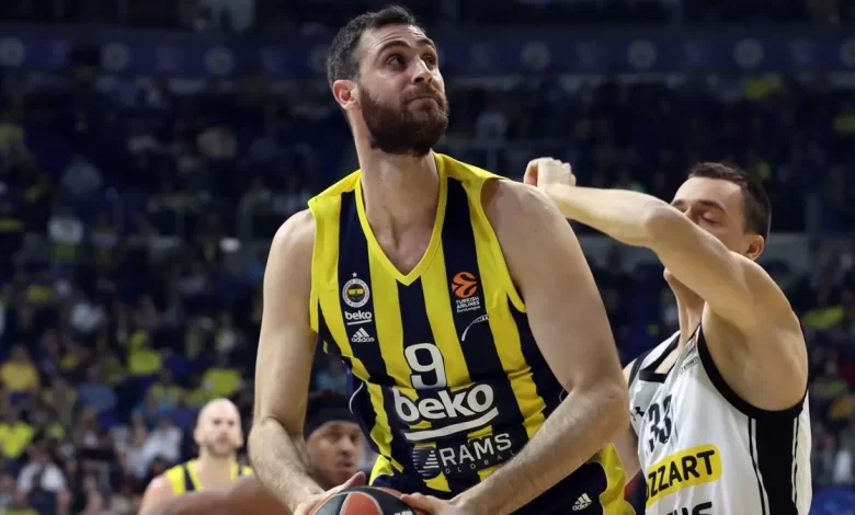Fenerbahçe Beko, Georgios Papagiannis’e veda etti 1 Fenerbahçe Beko, 27 yaşındaki Yunan basketbolcu Georgios Papagiannis’in takımdan ayrıldığını duyurdu.