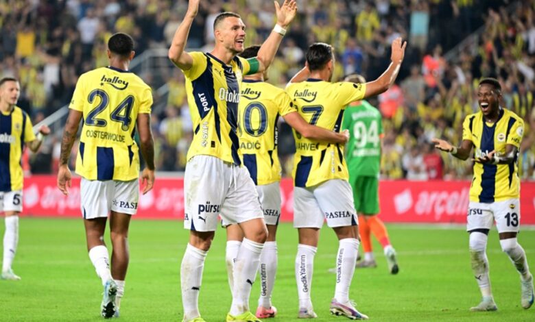 Fenerbahçe'nin UEFA Avrupa Ligi kadrosu açıklandı 1 Avrupa maratonuna UEFA Avrupa Ligi'nde devam eden Fenerbahçe'nin kadrosu açıklandı.