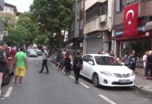 Kadıköy'de kedi ve köpekleri zehirlediler 2 Kadıköy'de birçok mahallede 15'ten fazla kedi zehirlenerek öldürüldü. Mahallelinin tepki gösterdiği olaya ilişkin soruşturma başlatıldı.