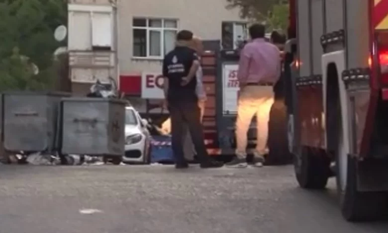 Maltepe'de kimyasal paniği 1 İstanbul Maltepe'de bir çöp konteynerine atılan kimyasal madde sebebiyle sokak trafiğe kapatıldı.