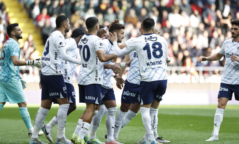 Fenerbahçe'den gol şov 1 Trendyol Süper Lig'in 13. haftasında Fenerbahçe, deplasmanda Kayserispor’u 6-2 mağlup ederek galibiyet serisini 4 maça çıkardı.