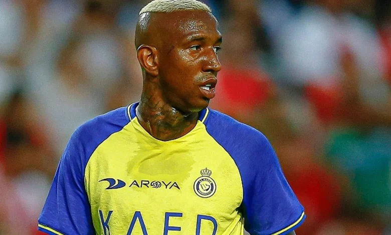 Fenerbahçe, Talisca transferinde sona yaklaştı. Talisca'nın maaş beklentisini 10 milyon Euro seviyesine indirdiği öğrenildi.