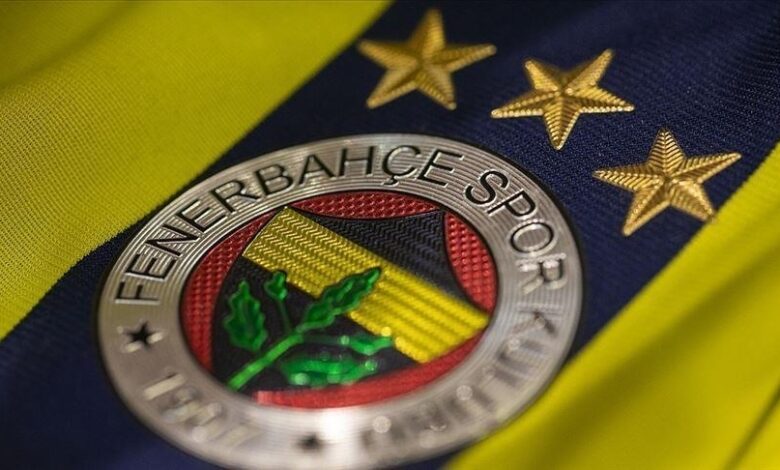 Fenerbahçe'de sakatlık şoku 1 Fenerbahçe, Başakşehir maçında sakatlanan Rodrigo Becao'nun ön çapraz ve yan bağlarında total yırtık tespit edildiğini açıkladı.