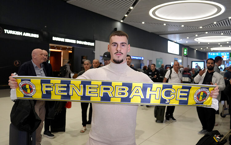 Fenerbahçe, 20 yaşındaki sağ bek Ognjen Mimovic’in transferi için kulübü ve oyuncuyla prensip anlaşmasına vardığını duyurdu.