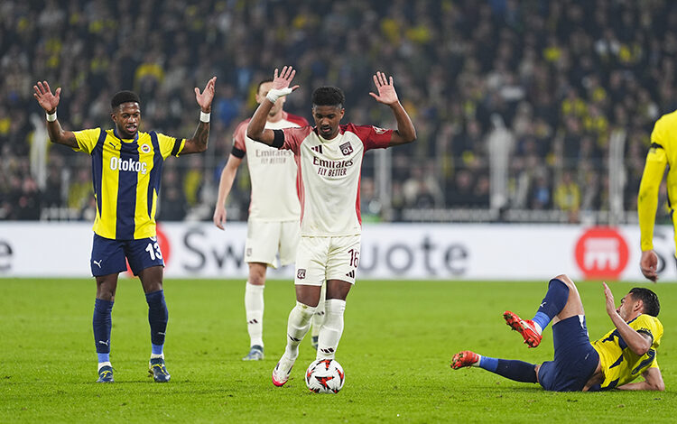 Kadıköy'de gol sesi çıkmadı 1 UEFA Avrupa Ligi'nin 7. haftasında Fenerbahçe konuk ettiği Olimpik Lyon ile 0-0 berabere kaldı.