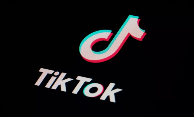 TikTok ABD'de yasaklanıyor 1 Popüler video paylaşım platformu TikTok, ABD'deki 170 milyon kullanıcısına erişim sağlamak için zamanla yarışıyor.