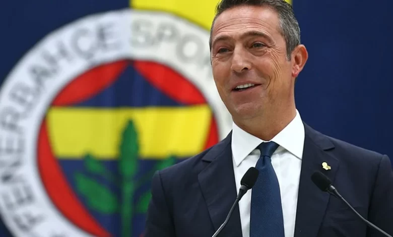 Fenerbahçe Başkanı Ali Koç, Galatasaray ile oynanacak derbi maçta yabancı hakem görevlendirilmesi gerektiğini belirtti.