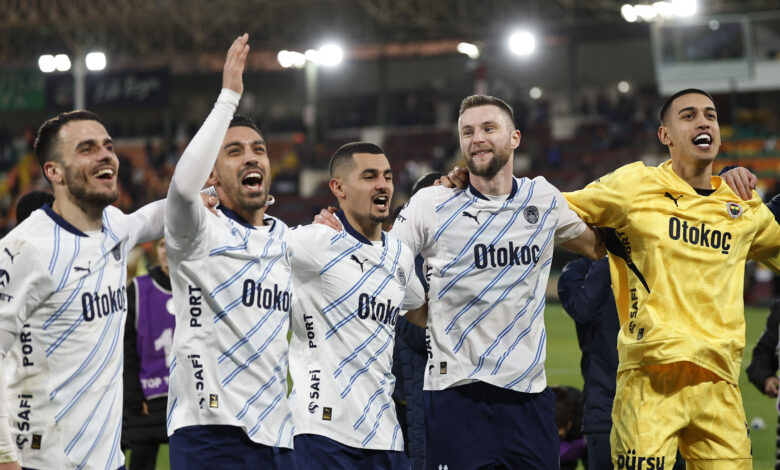 Trendyol Süper Lig'in 23. haftasında Fenerbahçe, deplasmanda Corendon Alanyaspor'u 2-0 mağlup ederek zirve yarışında kritik bir galibiyet aldı.