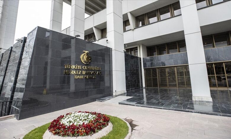 Türkiye Cumhuriyet Merkez Bankası (TCMB), döviz akışını dengelemek amacıyla TL uzlaşmalı vadeli döviz satım işlemlerine başladığını duyurdu.