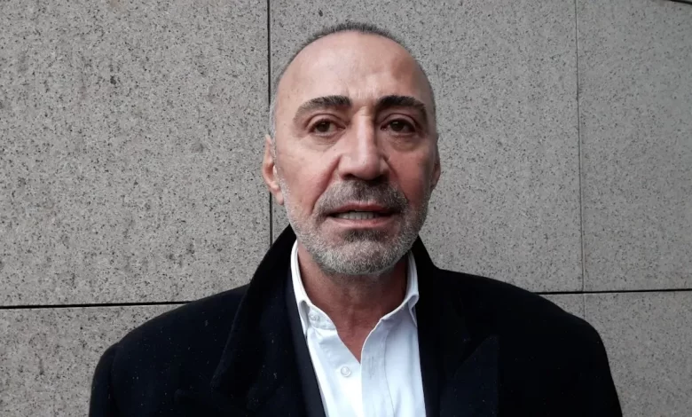 Eski CHP Milletvekili ve İstanbul İl Başkanı Berhan Şimşek, partisinin olağanüstü kurultayında genel başkanlık koltuğu için aday olduğunu açıkladı.