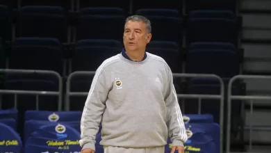 Fenerbahçe Opet, Başantrenör Valerie Garnier ile yollarını ayırdığını duyurmasının ardından İspanyol çalıştırıcı Miguel Mendez ile anlaşmaya vardı.