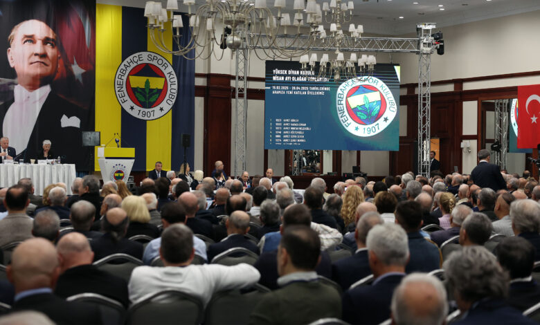 Fenerbahçe Yüksek Divan Kurulu Toplantısı’nda mali tablo verileri paylaşıldı. Kulübün toplam borcunun 19 milyar 206 milyon TL olduğu belirtildi.