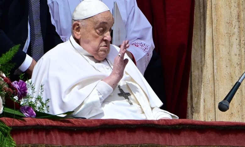 Vatikan'dan yapılan açıklamada, Katolik dünyasının lideri Papa Francis'in hayatını kaybettiği duyuruldu.