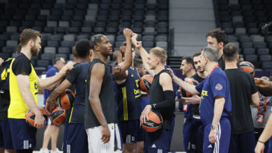 Evet bir Final Four'u daha bitirdik. En son 2021-2022 sezonunda Anadolu Efes ile gelen EuroLeague kupası bu kez Fenerbahçe Beko ile tekrar Türkiye’ye geri döndü.