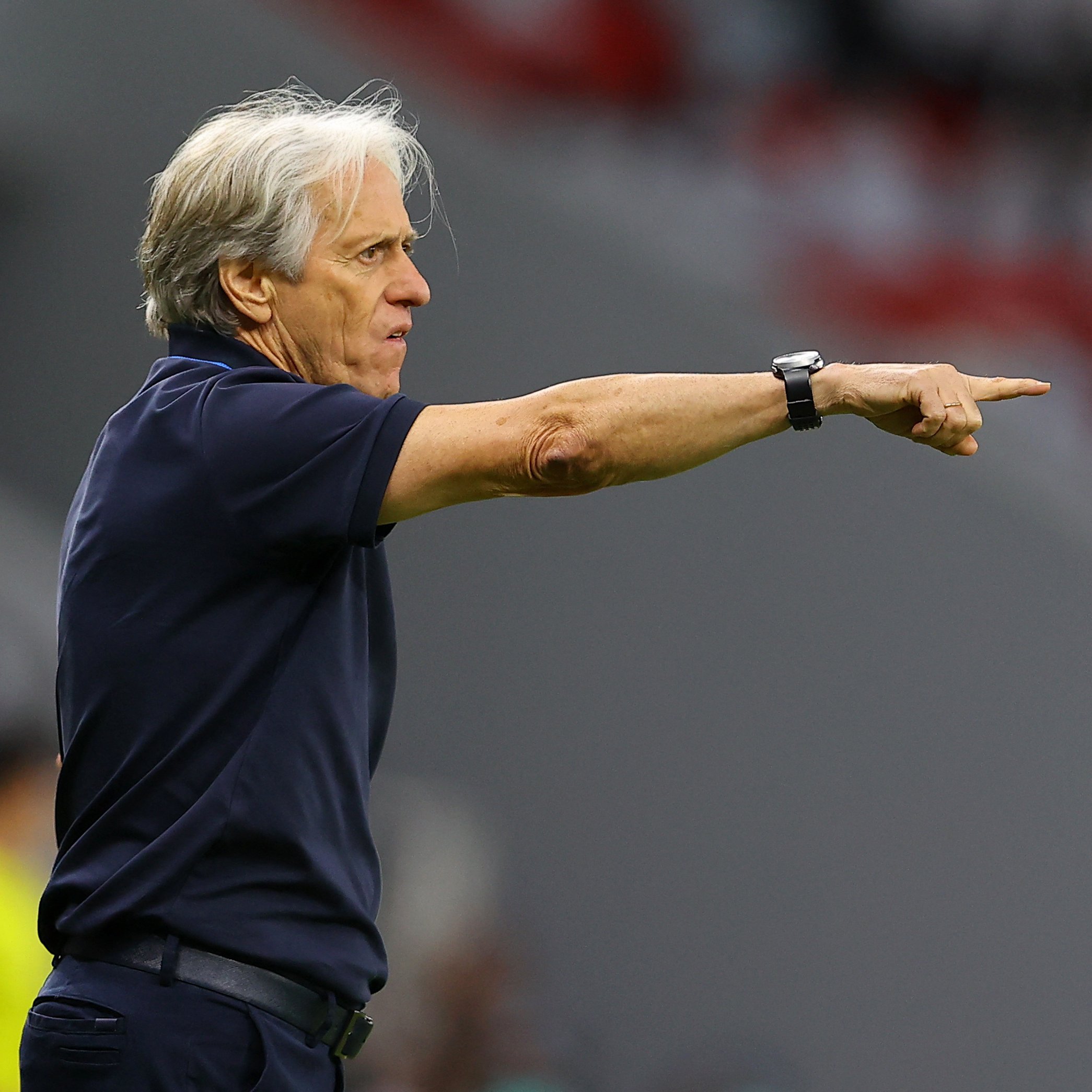 Jorge Jesus işsiz kaldı 2022-23 sezonunda Fenerbahçe'yi çalıştıran Jorge Jesus, geçen sezon Suudi Arabistan Ligi'nde şampiyon yaptığı Al Hilal takımından ayrıldı. Jesus'un Portekiz ya da Brezilya'nın başına geçeceği iddia ediliyor