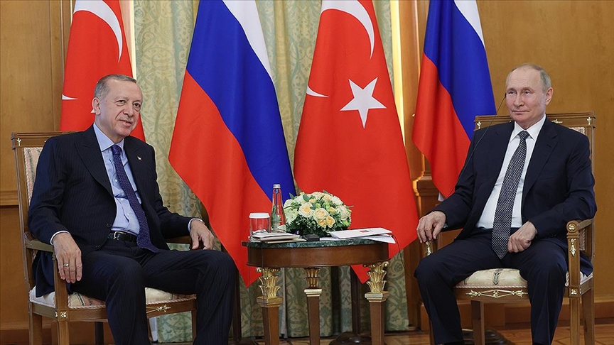 Cumhurbaşkanı Recep Tayyip Erdoğan, Putin ile yaptığı görüşmede İstanbul’un barış müzakerelerine ev sahipliği yapmaya hazır olduğunu belirtti.