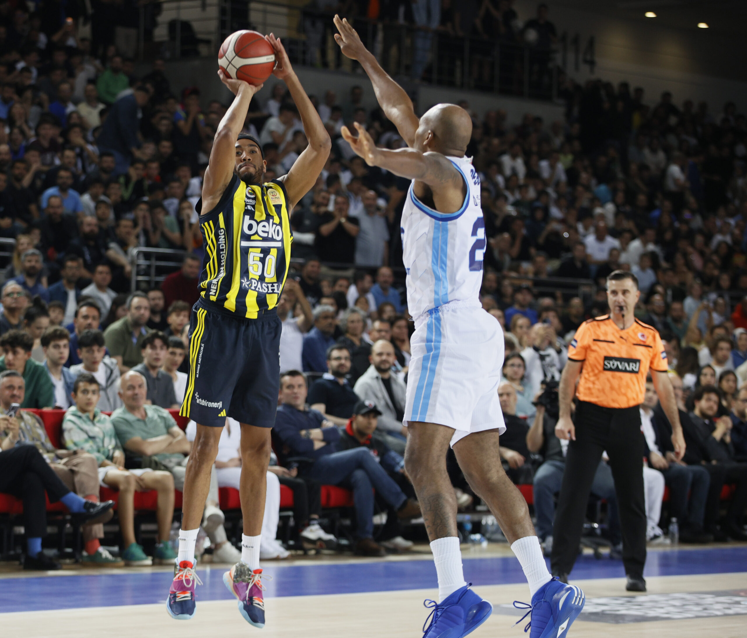 Fenerbahçe Beko, Türkiye Sigorta Basketbol Süper Ligi Play-Off çeyrek final ikinci maçında Türk Telekom'a uzatmada boyun eğdi