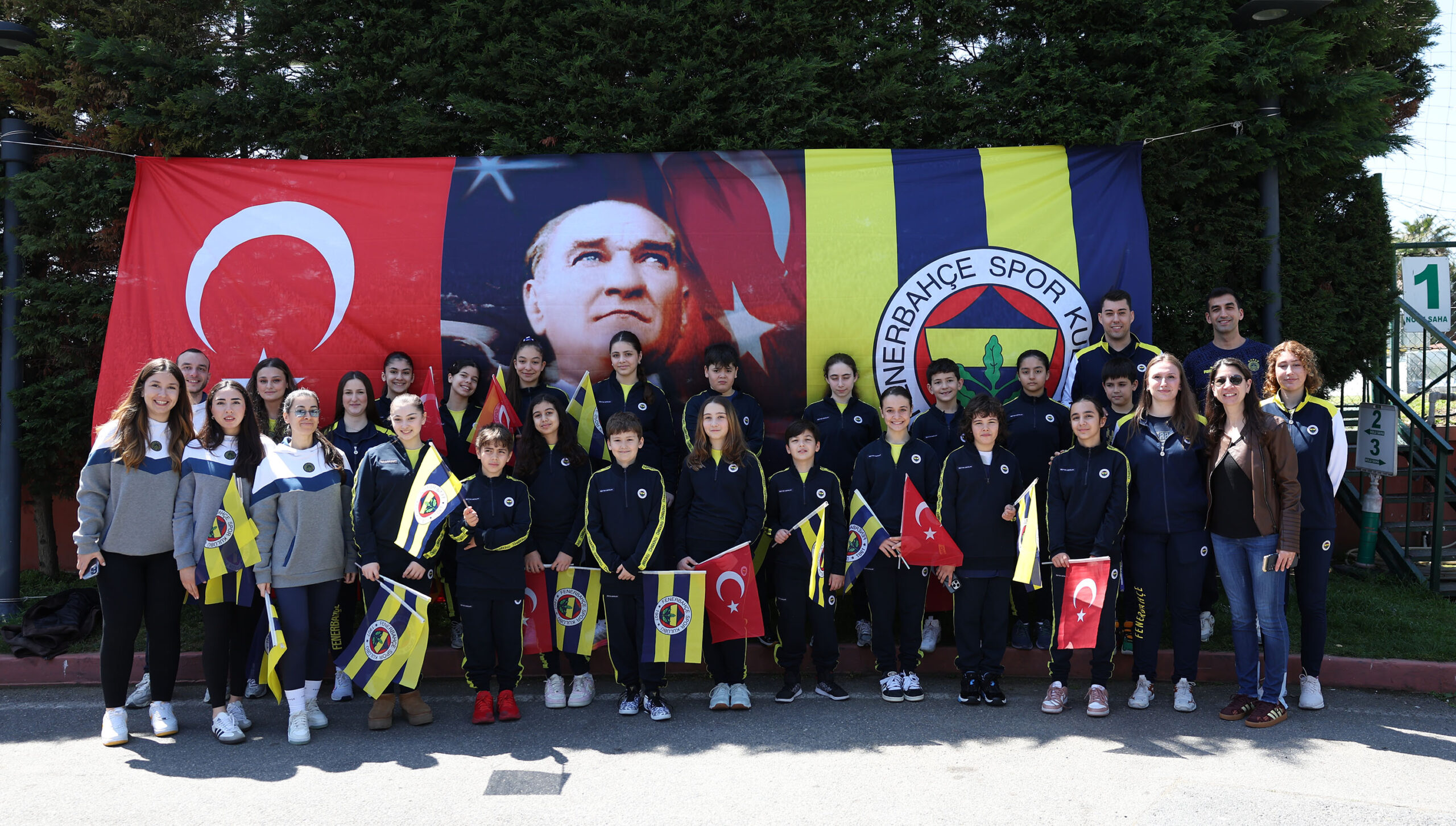 Türk sporunun köklü kulüplerinden Fenerbahçe, kuruluşunun 118. yılına gururla ulaştı.
