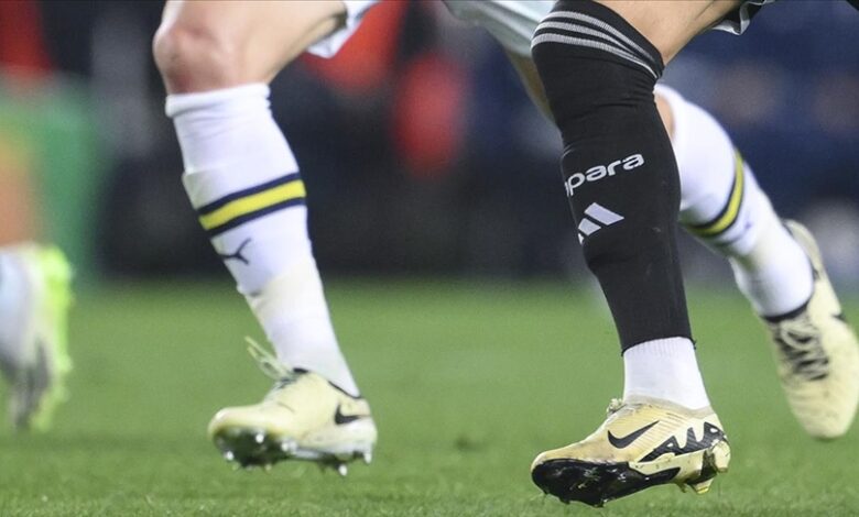 Ligde şampiyonluk yarışını sürdüren Fenerbahçe ile Avrupa bileti kovalayan Beşiktaş, 361. kez sahada birbirlerine rakip olacak