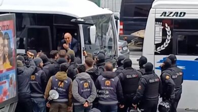 1 Mayıs Emek ve Dayanışma Günü dolayısıyla İstanbul'da Taksim'e yürümek isteyen gruplar güvenlik güçleriyle karşı karşıya geldi.