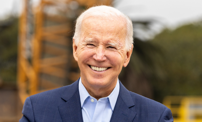 Joe Biden’ın ofisinden yapılan duyuruda, 82 yaşındaki siyasetçiye agresif seyreden ve kemiklere sıçramış prostat kanseri teşhisi konulduğu bildirildi.