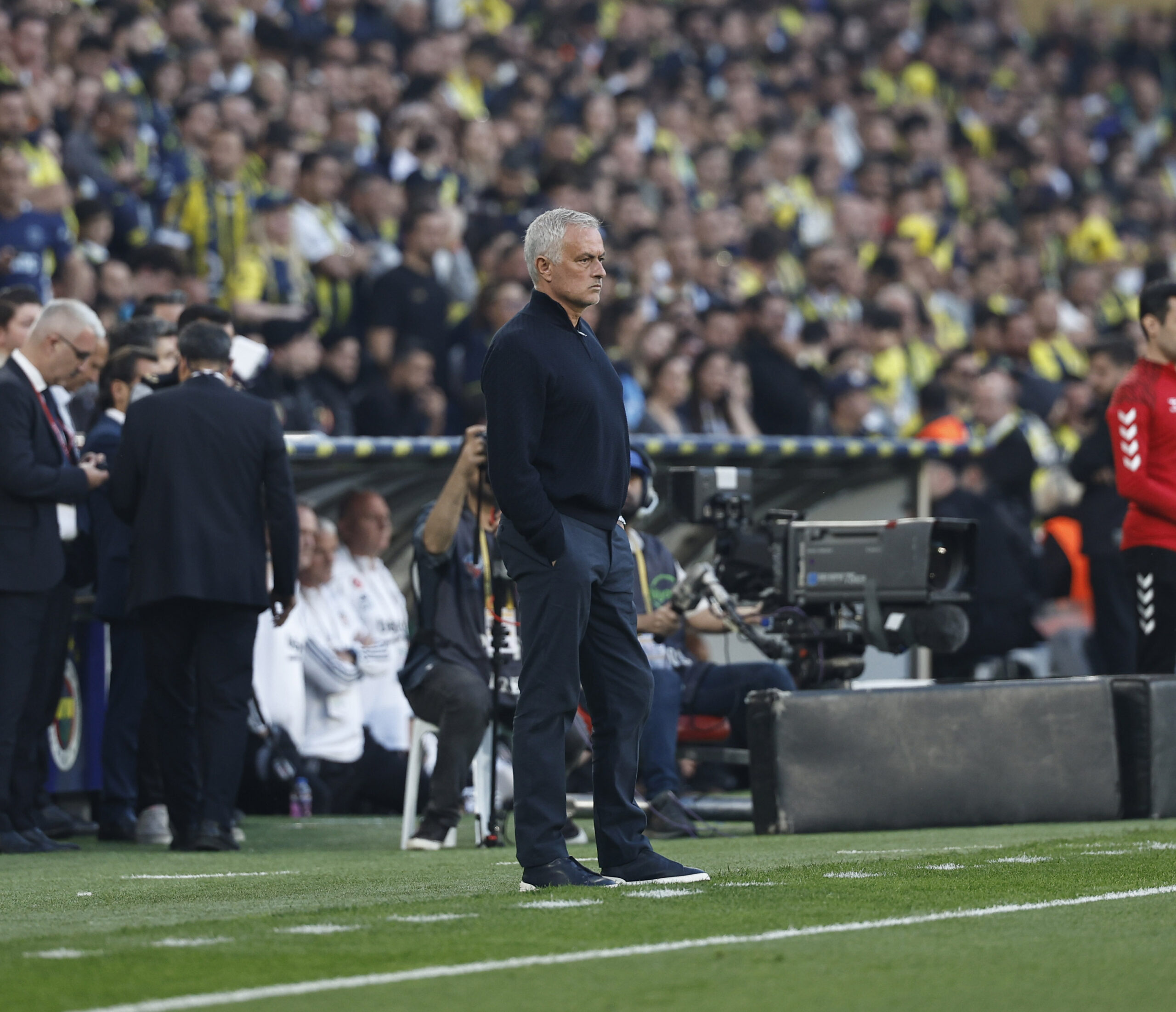 Fenerbahçe’nin Süper Lig’in 34. haftasında sahasında Beşiktaş’a 1-0 mağlup olmasının ardından gözler teknik direktör Jose Mourinho’ya çevrildi.