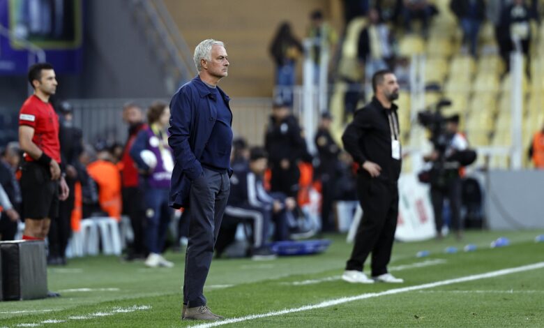 Fenerbahçe’nin Eyüpspor’u 2-1 mağlup ettiği karşılaşma sonrası teknik direktör Jose Mourinho’nun açıklamaları dikkat çekti.