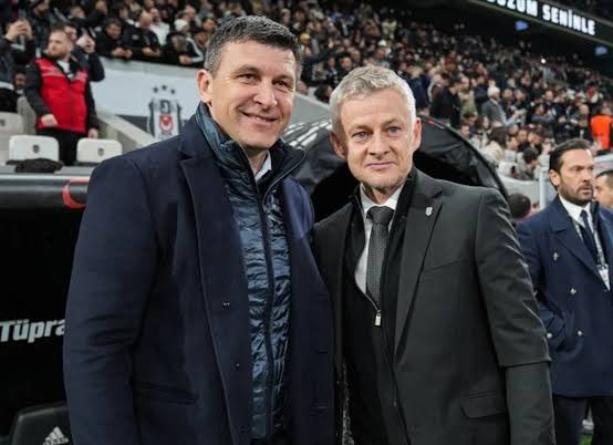 Aynı dönemde göreve başladığı Beşiktaş'ın hocası Ole Gunnar Solskjaer'den fazla puan toplayan Kayserispor Teknik Direktörü Sergej Jakirovic, Acun Ilıcalı ile el sıkıştı