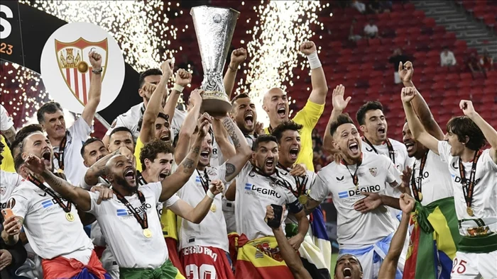 İspanya’daki finalde Johnson’ın golüyle Manchester United’ı mağlup eden Tottenham, UEFA Avrupa Ligi’nde üçüncü kez şampiyonluğa ulaştı.