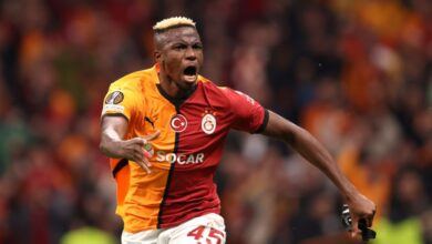 Bu sezon Napoli'den kiralık olarak geldiği Galatasaray'ı attığı gollerle şampiyonluğa taşıyan Victor Osimhen, Suudi Arabistan'ın Al Hilal takımına transfer oldu