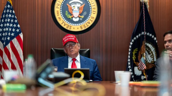 ABD Başkanı Donald Trump, İran'ın üç kritik nükleer tesisine düzenlenen hava saldırısının ardından “tarihi bir başarı” açıklaması yaptı.