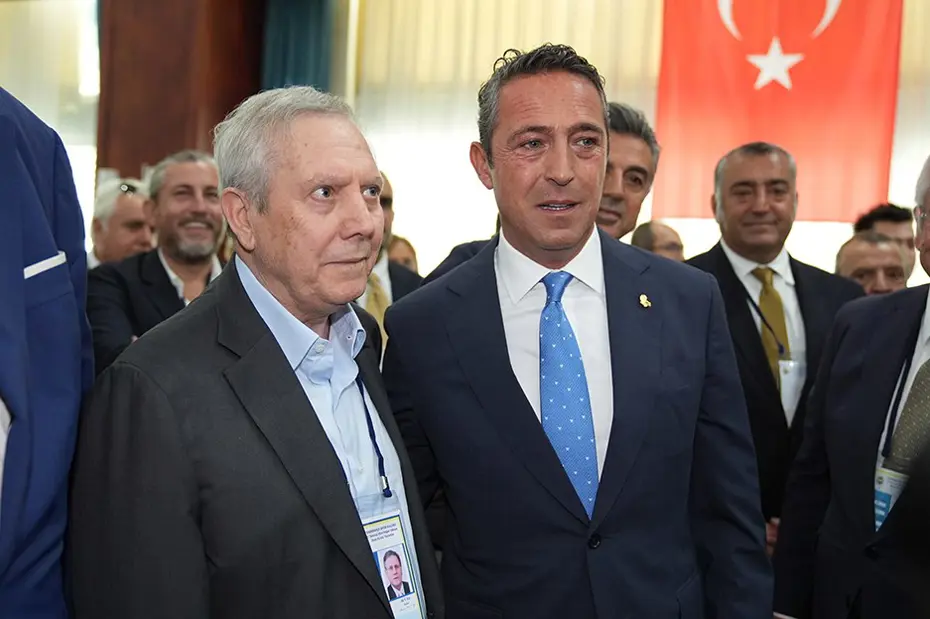 Fenerbahçe’nin eski başkanı Aziz Yıldırım, genç kongre üyeleriyle yaptığı toplantıda gündeme dair çarpıcı açıklamalarda bulundu.