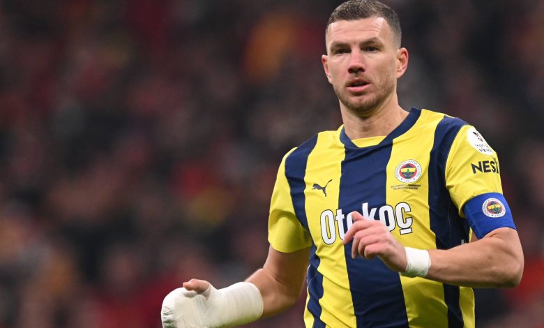 Fenerbahçe'den ayrılan Edin Dzeko'nun yedek santrfor olarak Real Madrid'e transfer olacağı iddia ediliyor