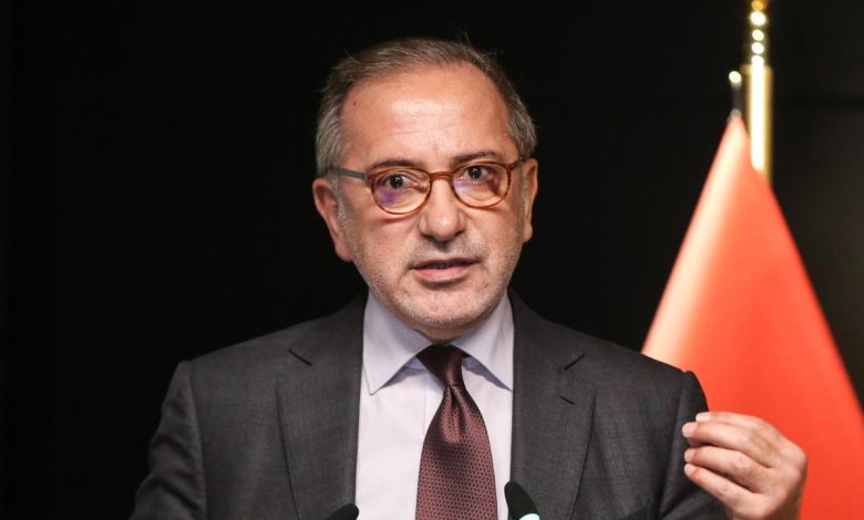 Gazeteci Fatih Altaylı, video yayında kullandığı ifadeler nedeniyle “Cumhurbaşkanına tehdit” suçlamasıyla tutuklandı.