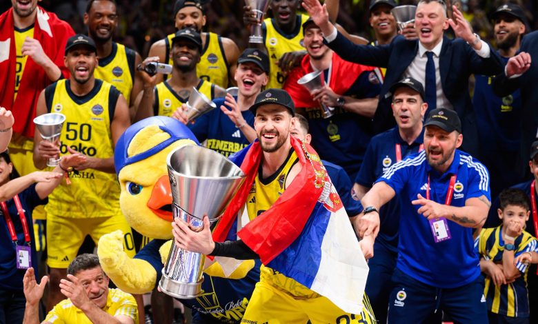 Fenerbahçe Beko, Scottie Wilbekin ile sözleşme yenilerken Olympiakos'tan Vasilije Micic ile de anlaşmaya vardı