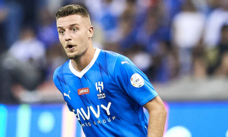Jose Mourinho’nun kadrosunda görmek istediği Sergej Milinkovic-Savic için transfer temasları sürüyor.