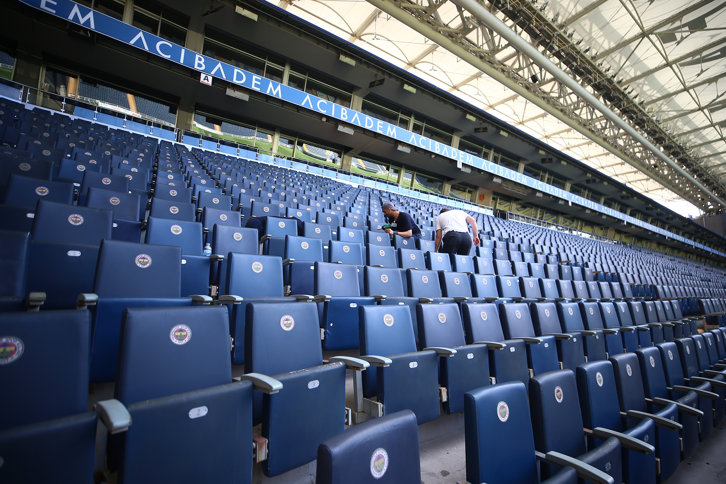 Fenerbahçe, 2024-25 sezonunun bitişiyle birlikte stadında yenileme ve tadilat çalışmalarına hız verdi.