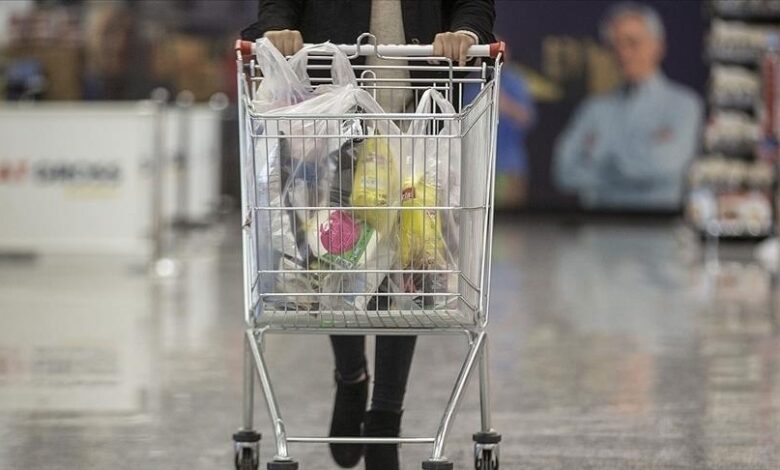 TÜİK, mayıs ayı enflasyon verilerini açıkladı. TÜFE’de yıllık bazda %35,41 artış yaşanırken, Haziran ayı için kira artış tavan oranı %45,80 oldu.