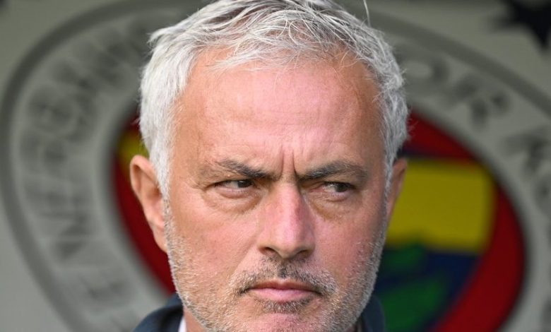 Fenerbahçe'de geleceği belirsizliğini koruyan teknik direktör Jose Mourinho'nun Portekiz'in ardından Inter hayali de suya düştü