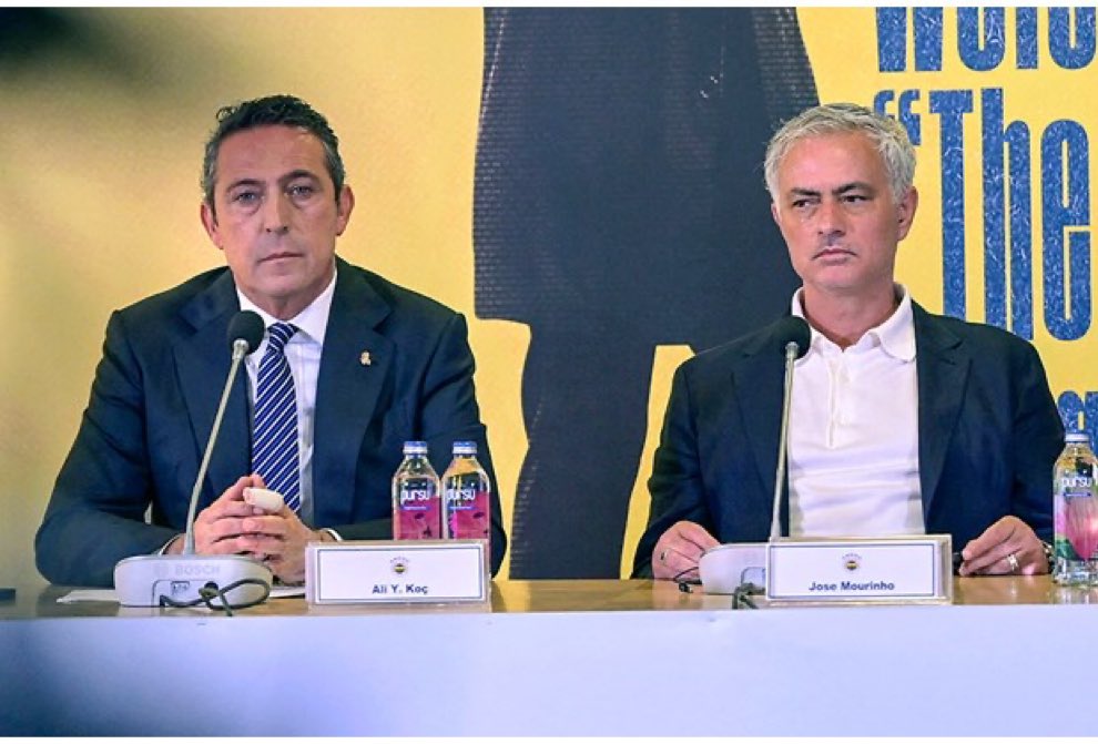 Fenerbahçe Başkanı Ali Koç, teknik direktör Jose Mourinho ile sözleşmesini feshetmek için Londra'ya gitti