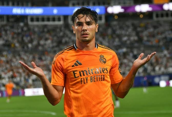 Dün Milan Skriniar ve Nelson Semedo'yu getiren Fenerbahçe, Brahim Diaz ve Antony için devrede. Amrabat ve Becao ise yolcu