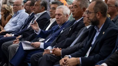 Fenerbahçe Divan Kurulu, yıllardır süren şampiyonluk özlemi, kulislerdeki adaylık tartışmaları ve Aziz Yıldırım'ın sert çıkışlarıyla tarihe geçti.
